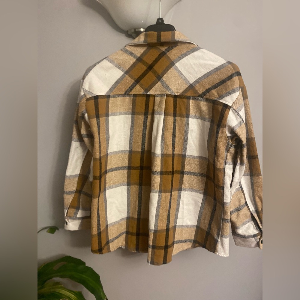 Shacket - Picture 2 of 2